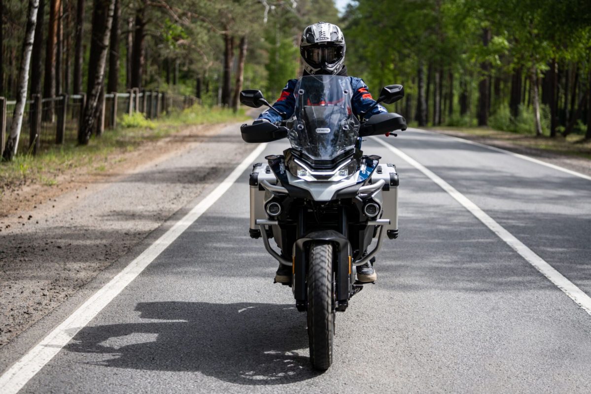 cfmoto 800mt explore adventure motocikl