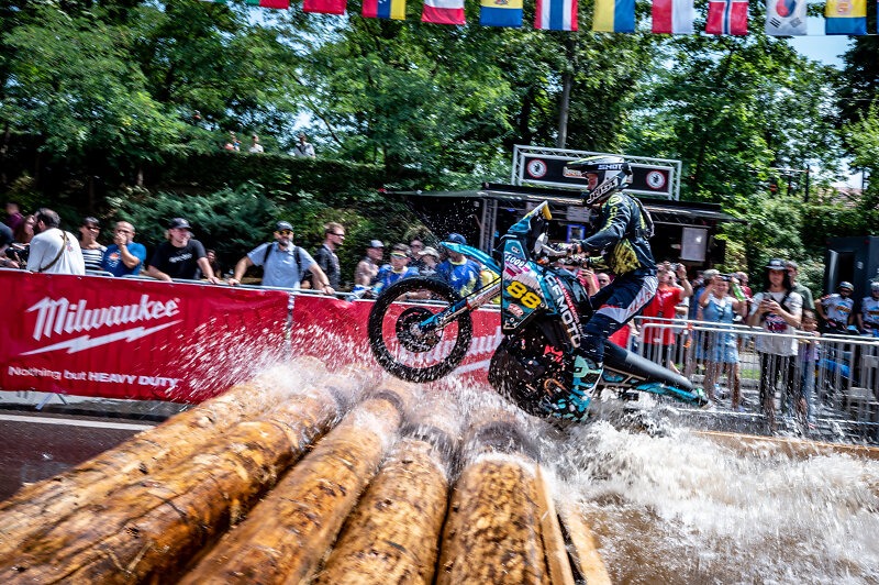 cfmoto west balkan racing tim red bull romaniacs